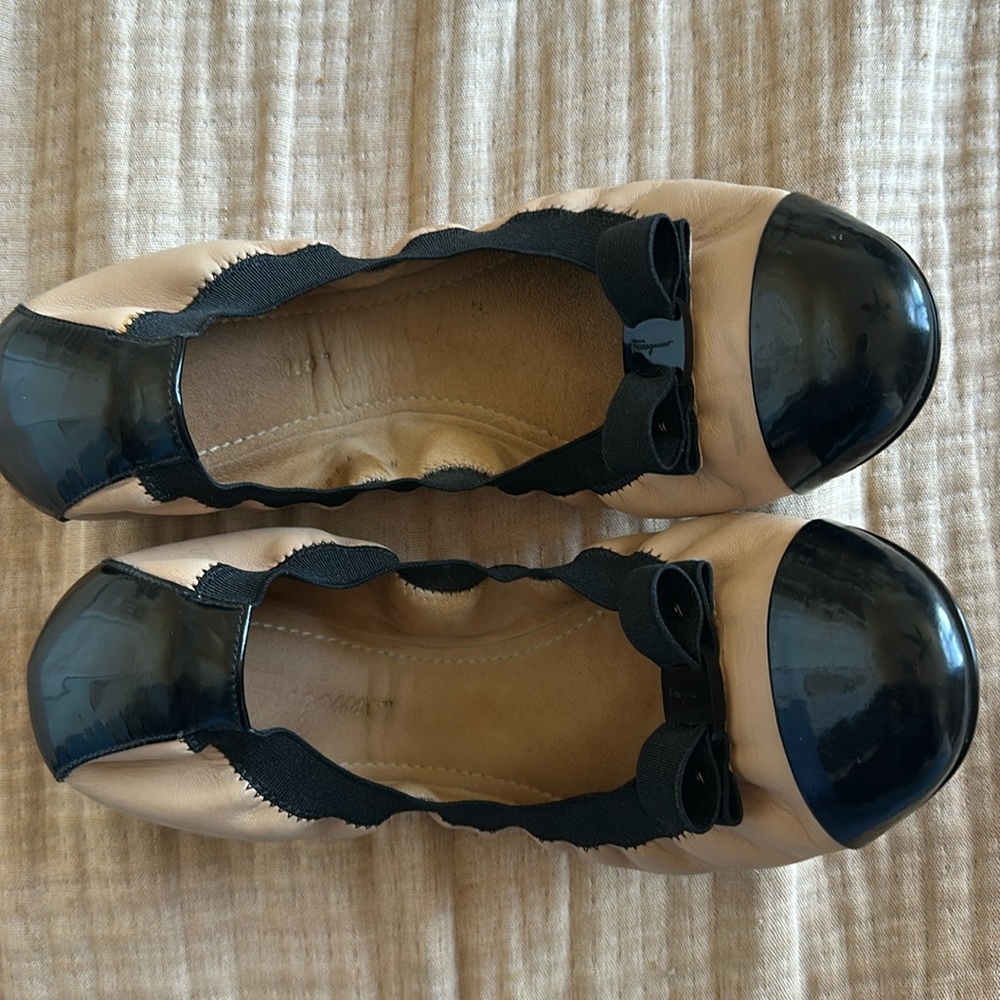 Salvatore Ferragamo Tan and Black Ballet Flats Size M/8